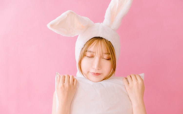 日本少女偶像一色杏子学生制服摄影图片