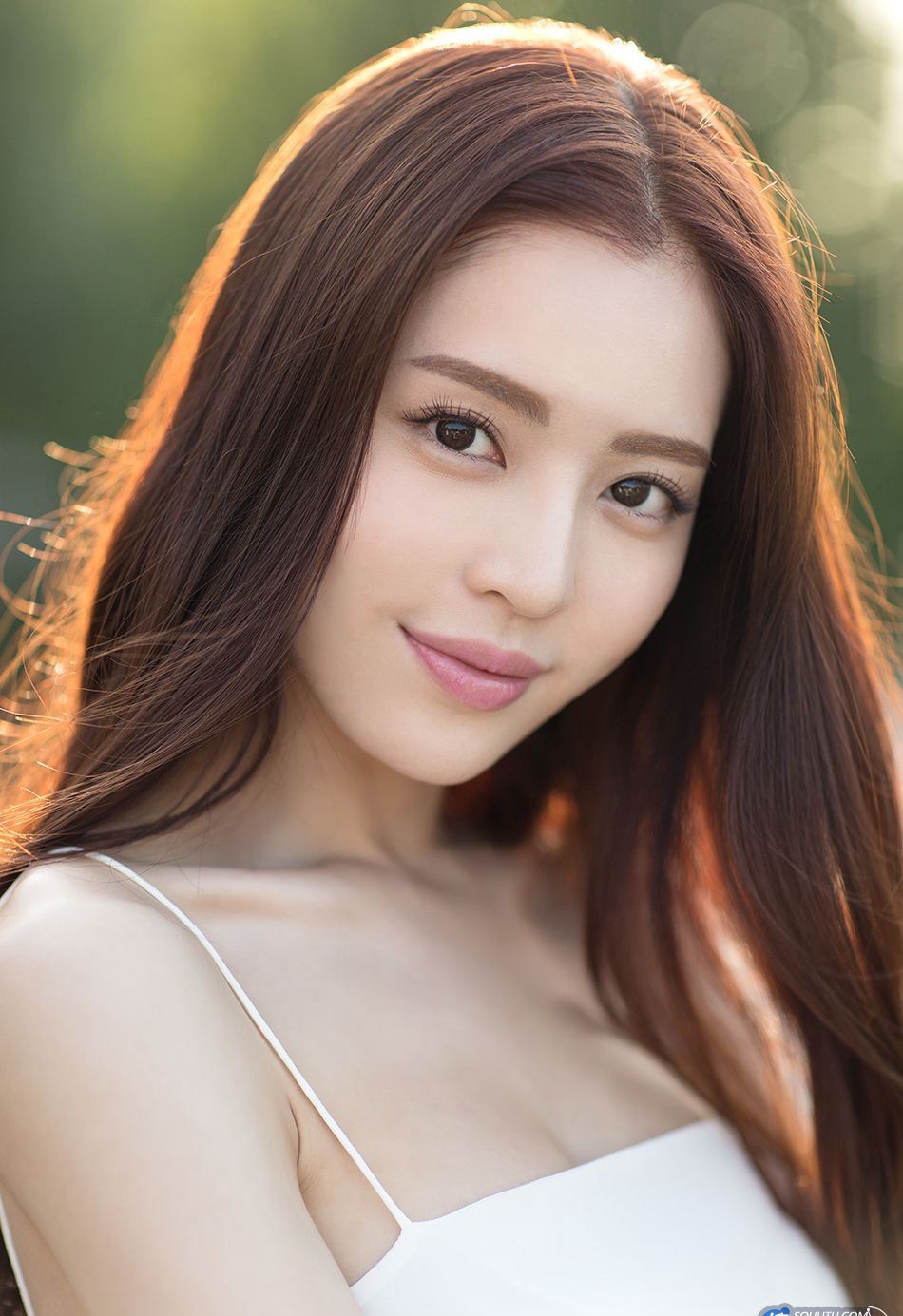 泰国女星莎拉性感身材艺术照 