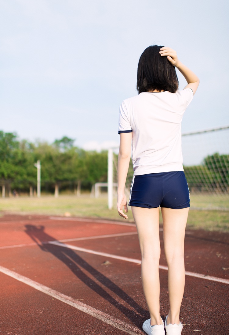 性感制服美胸美女诱人写真 