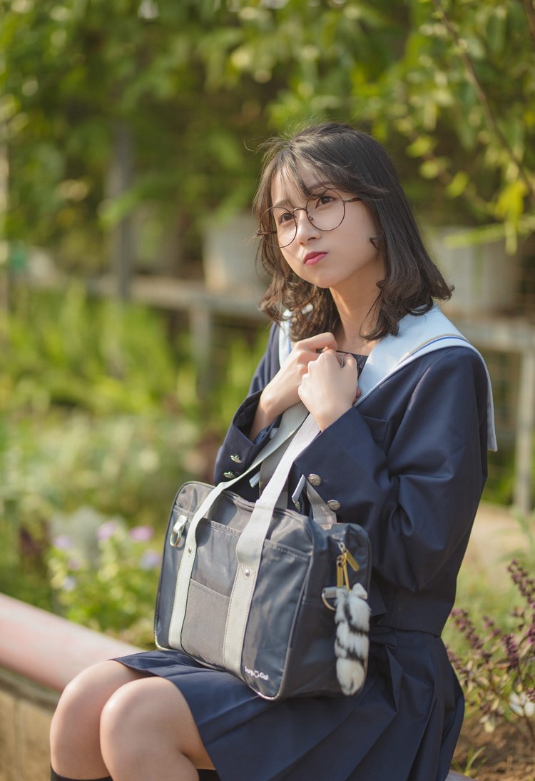 空姐制服美女酥胸性感写真 