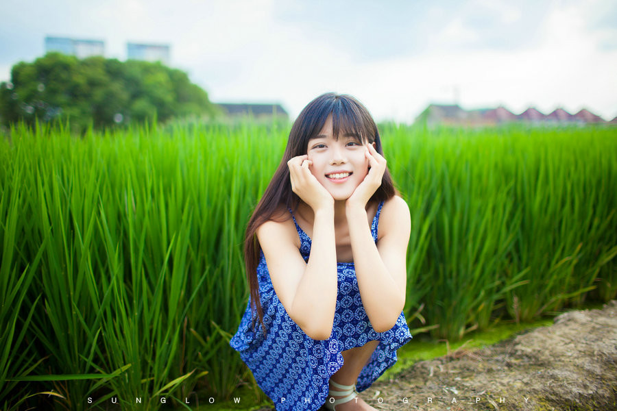 美胸美女邵路雅户外高清写真 