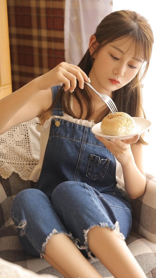 性感美乳美女吴梓嫣私房诱人写真 