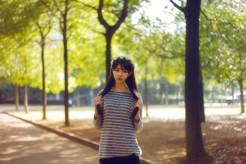 性感睡衣美女私房诱人美胸写真 