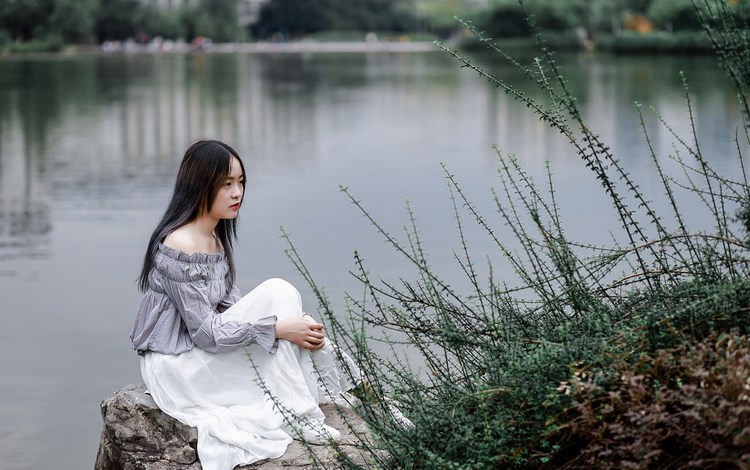 旗袍装美女杨子芯性感私房照 