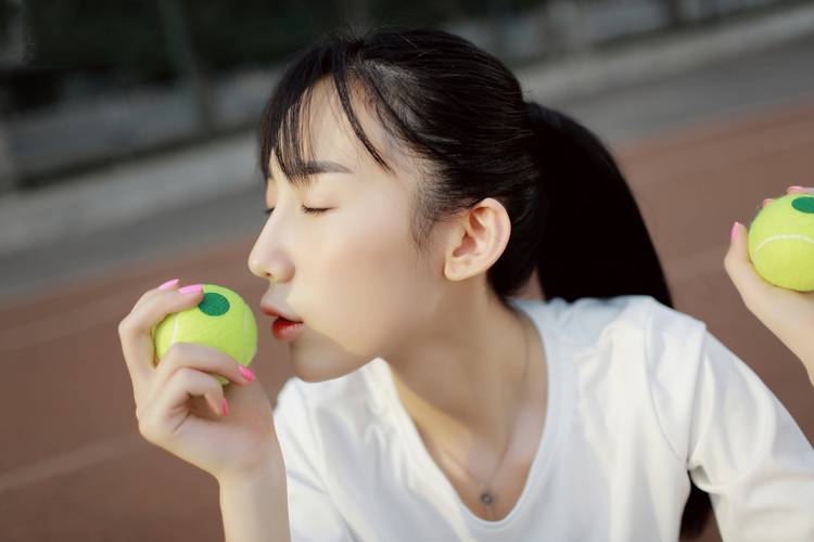 性感酥胸黑丝美女私房诱人写真 