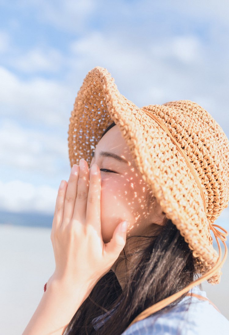 比基尼美女杨渃妤室外大秀性感完美身材 