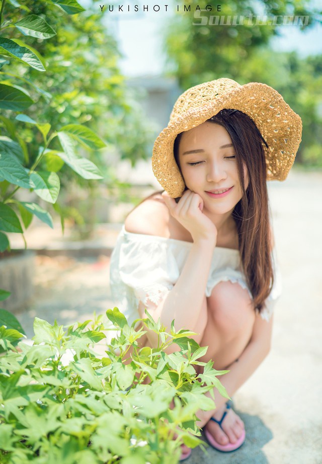 日本美女美胸诱人艺术写真 