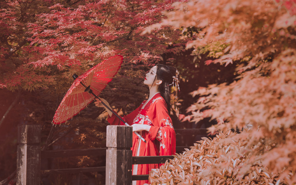 性感翘臀美女私房撩人写真 