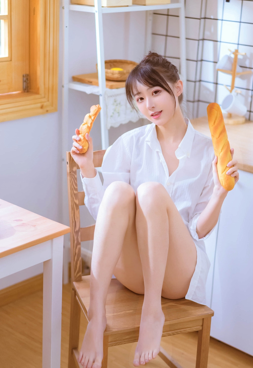 网红美女豆梓吖宽大白衣衬衫性感写真 