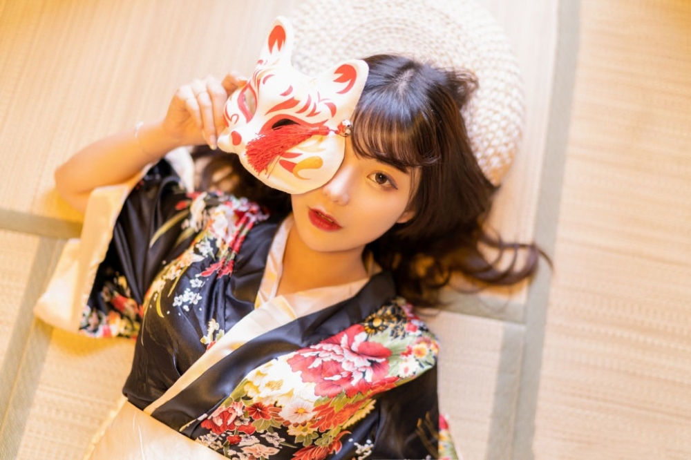 日式和服美人狐狸面具艺术写真
