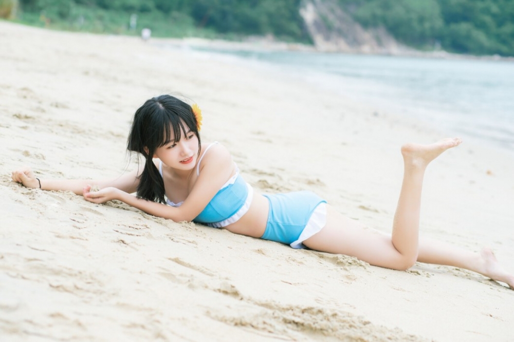 比基尼双马尾美少女唯美海边沙滩纯欲风写真 