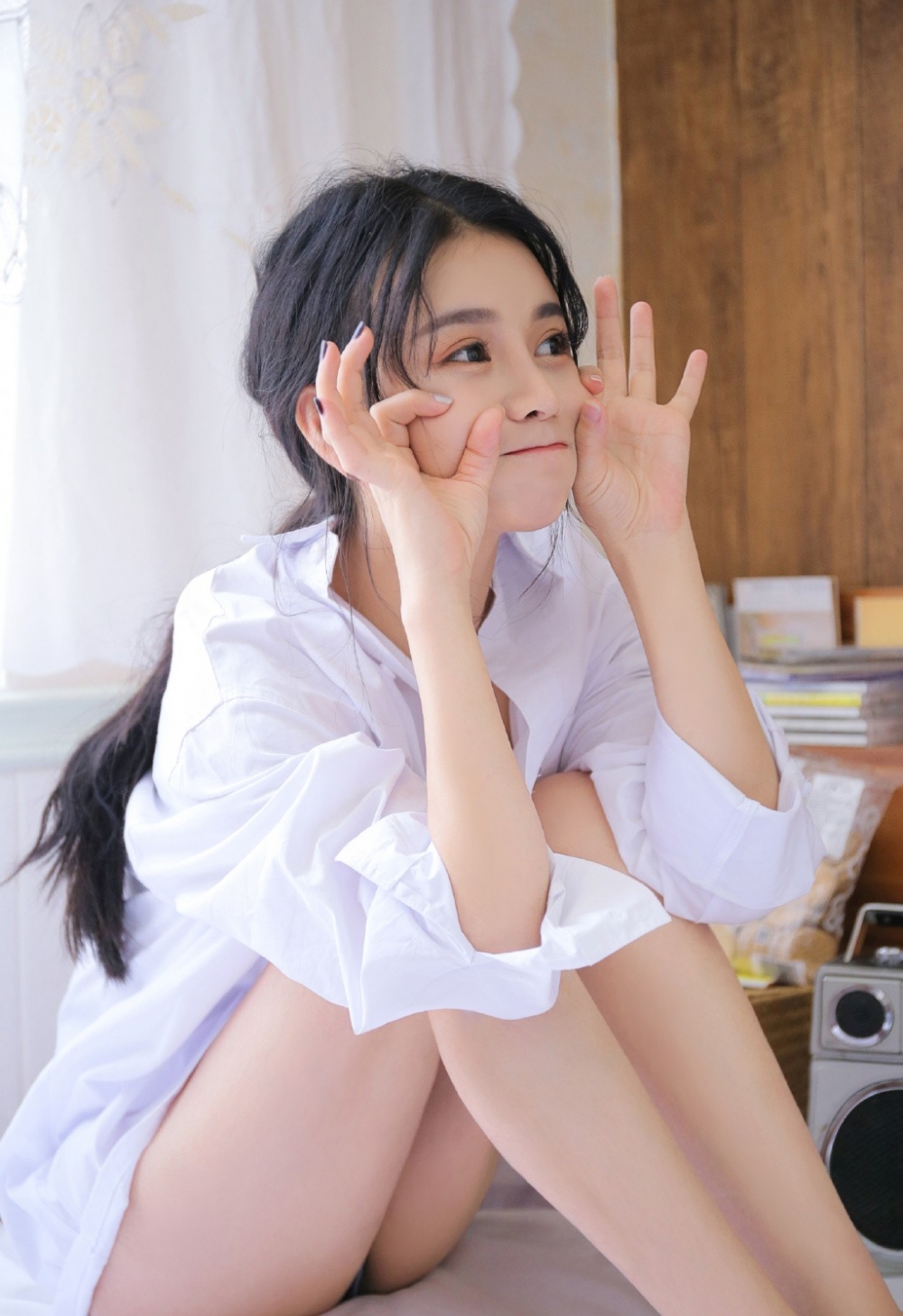 极品美女私房纤细长腿白嫩写真图片 