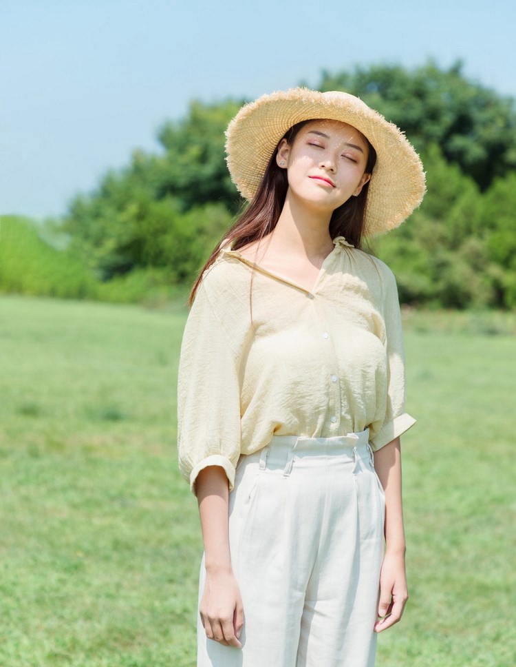 清秀美女张雨萌薄纱透视装写真翘臀诱人 