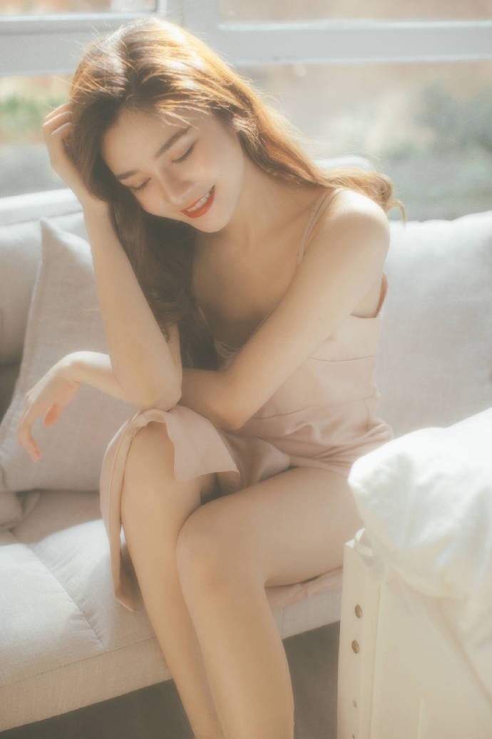 韩国美女吊带睡衣情趣诱惑私房性感人体艺术写真