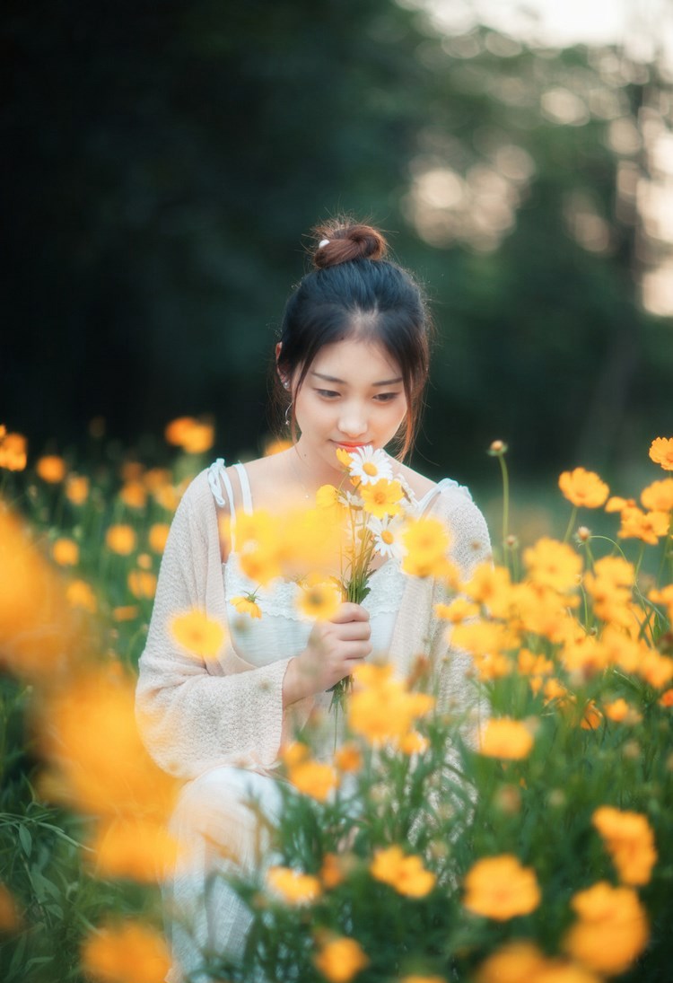 青豆女神晴晴私房性感写真妩媚迷人 