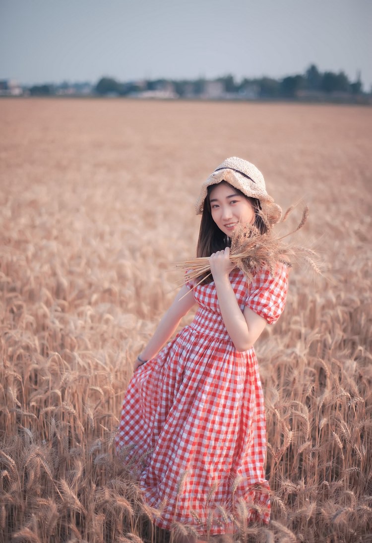 萝莉美女鹿野希私房制服写真诱惑十足 