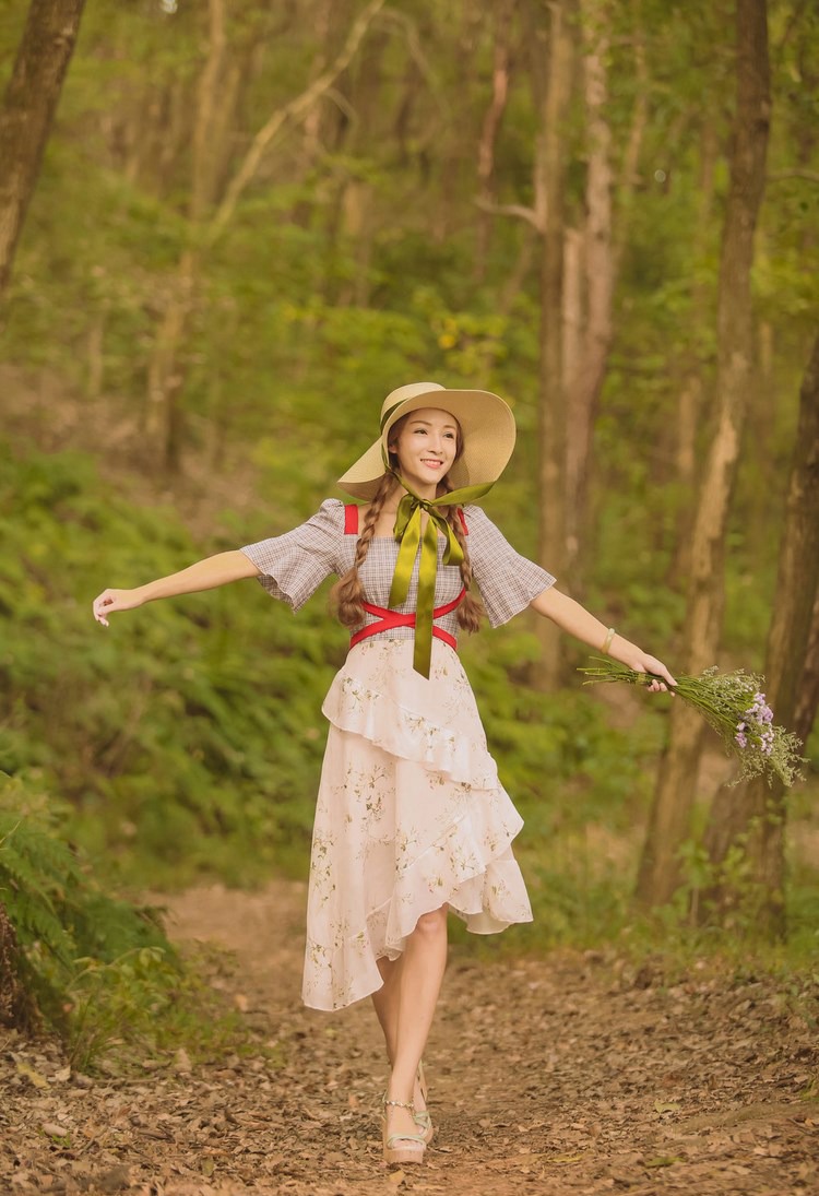 性感女神研依内衣私房写真丰满诱人 