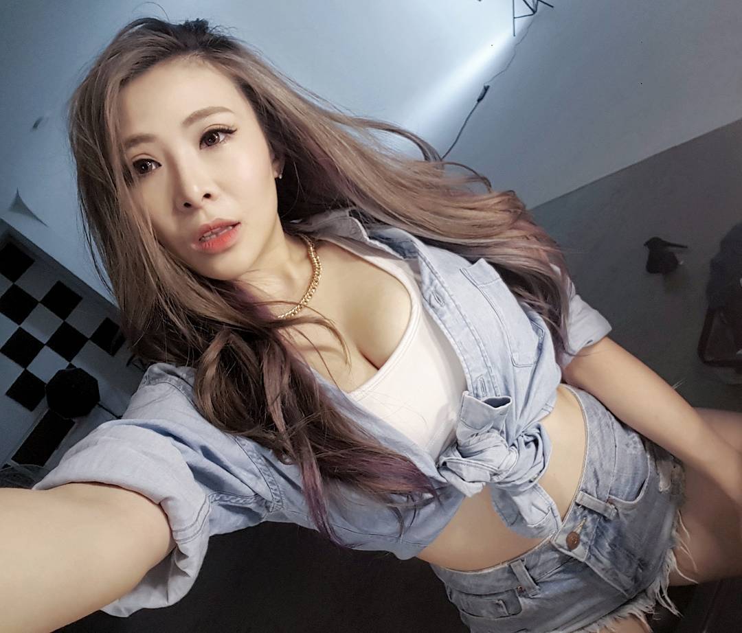 野性美女图片DJ AlexisG气质养眼写真 