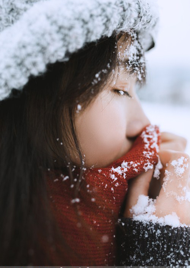 90后白嫩美女绮里嘉ula热辣牛仔裤泳衣旅拍写真 