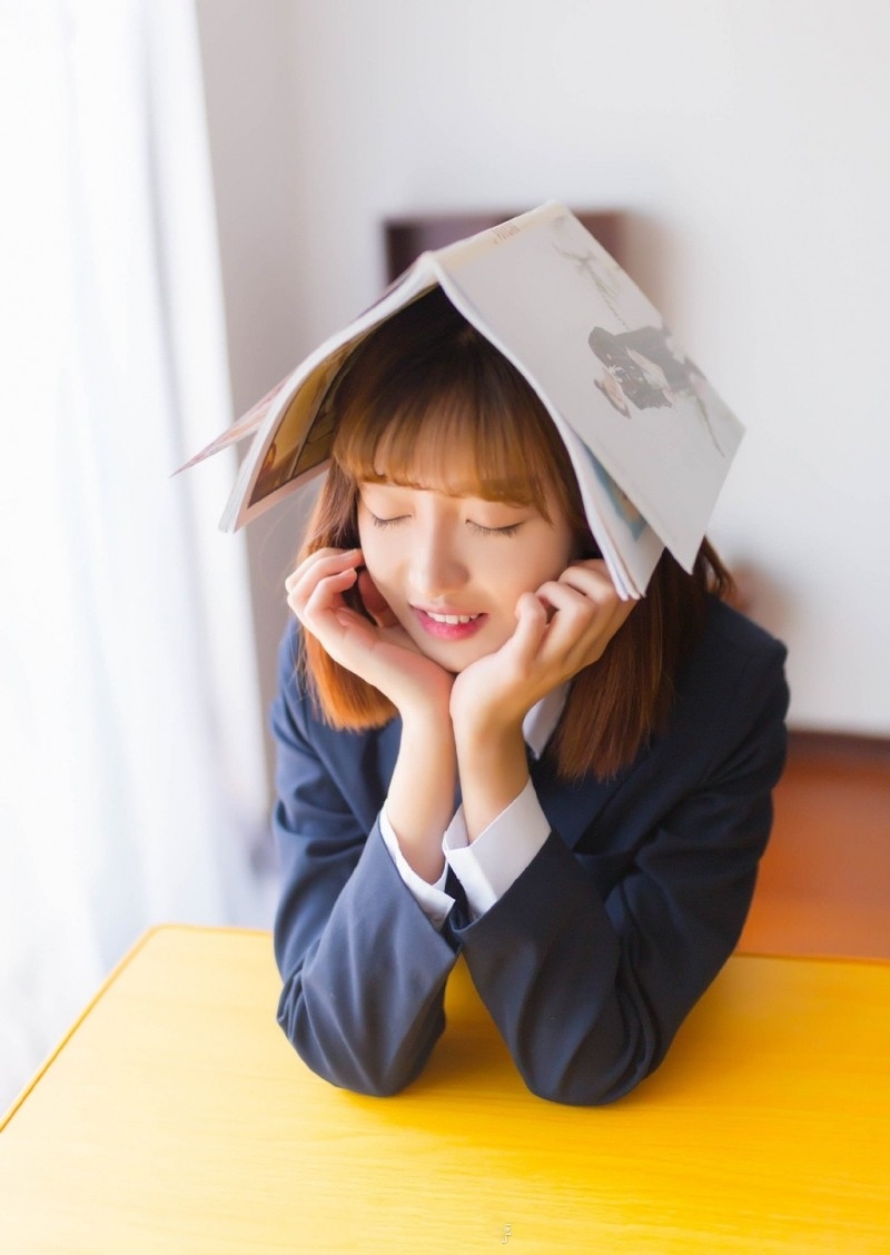 JK制服美女夏日清新写真图片 