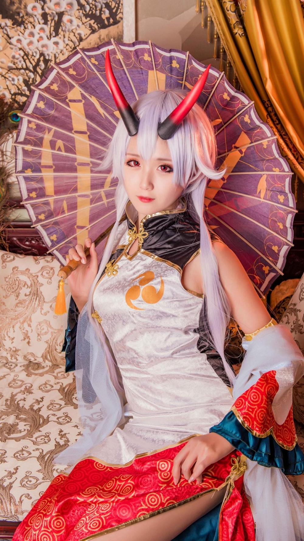 银发二次元小姐姐丰腴曲线cosplay妩媚妖气图片