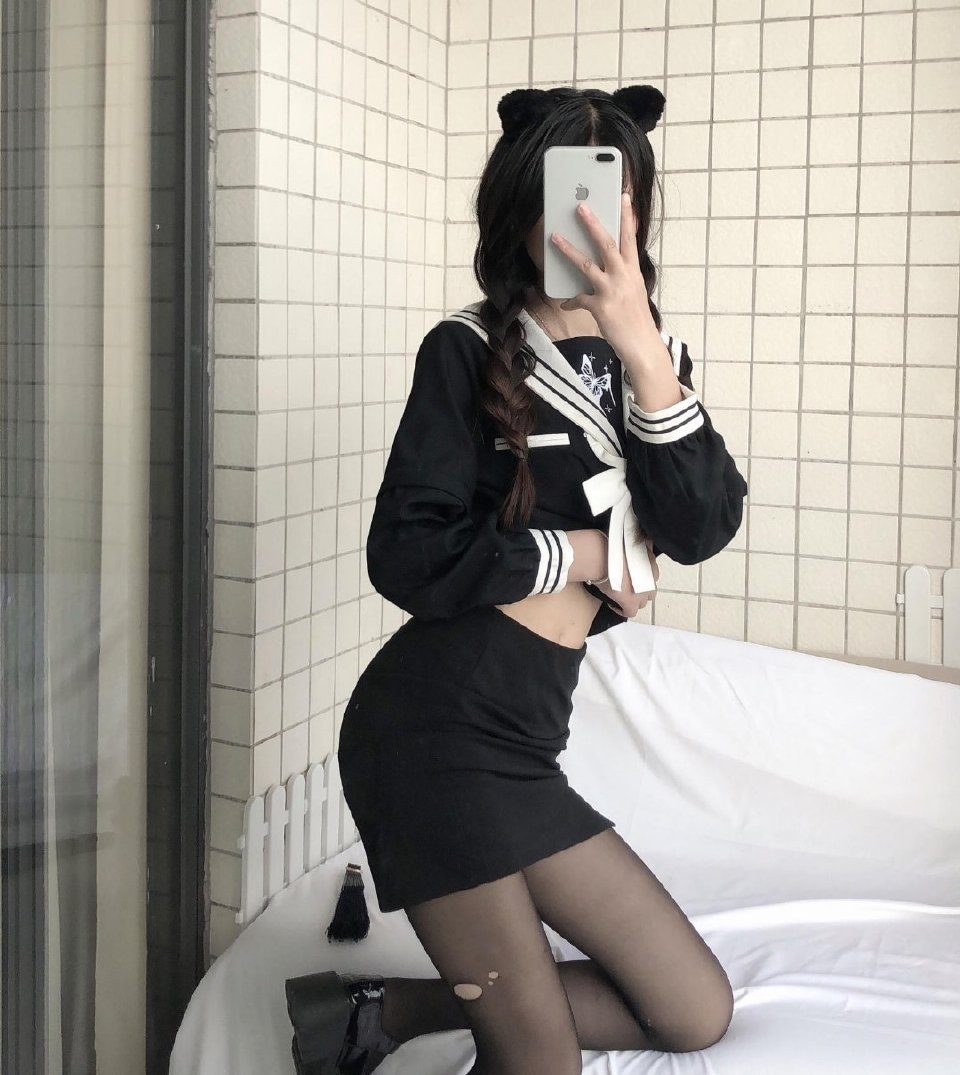 高跟鞋美女允儿Claire制服诱惑图片 