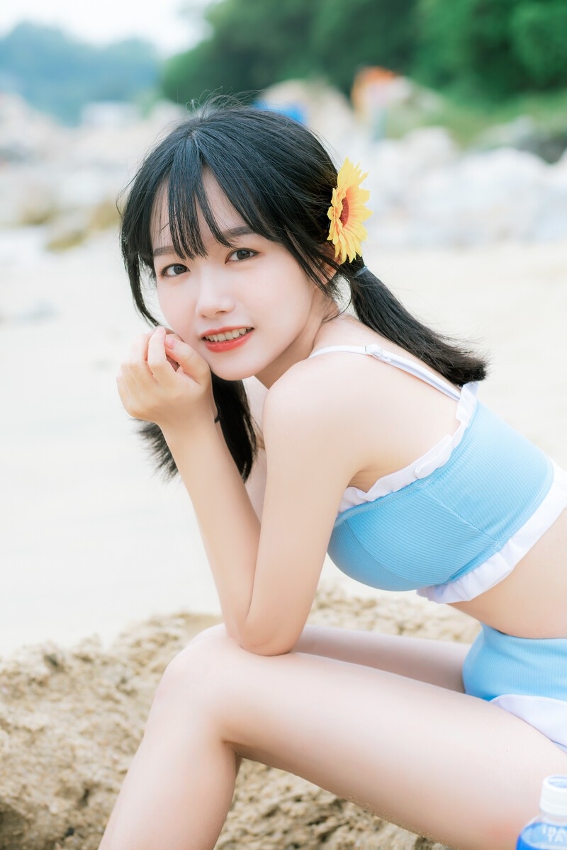 比基尼双马尾美少女唯美海边沙滩纯欲风写真 