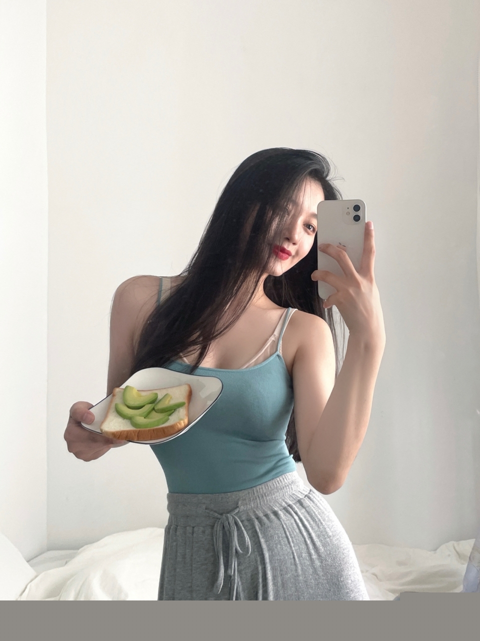 美女玄子超级巨乳性感乳沟人体艺术摄影 