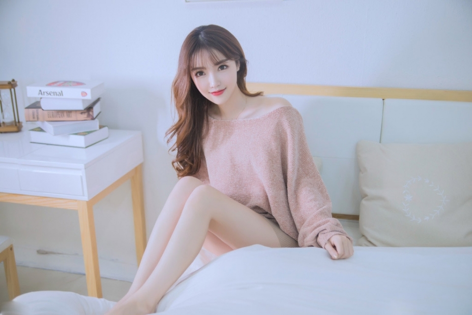 网络美女图片何苔苔Nori私房养眼写真 