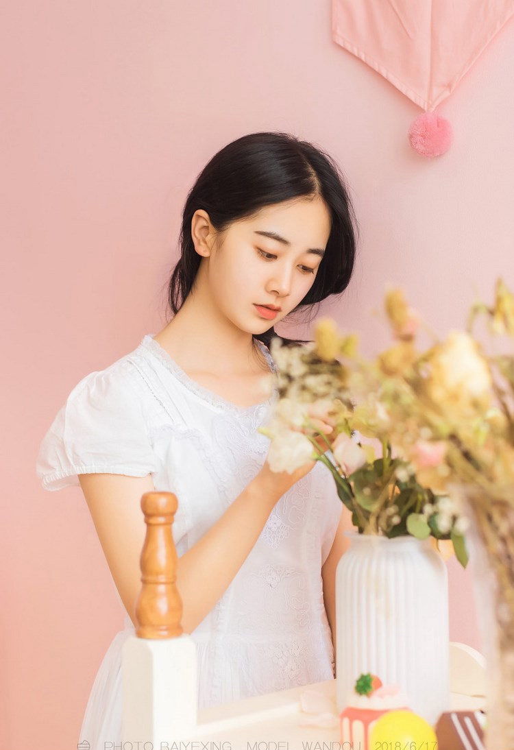 克拉女神模特吴倩倩浴室真空写真 