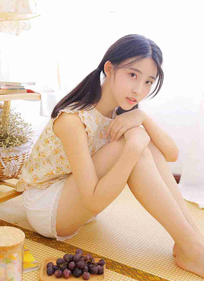 亚洲长发美女国模高清性感图片写真 