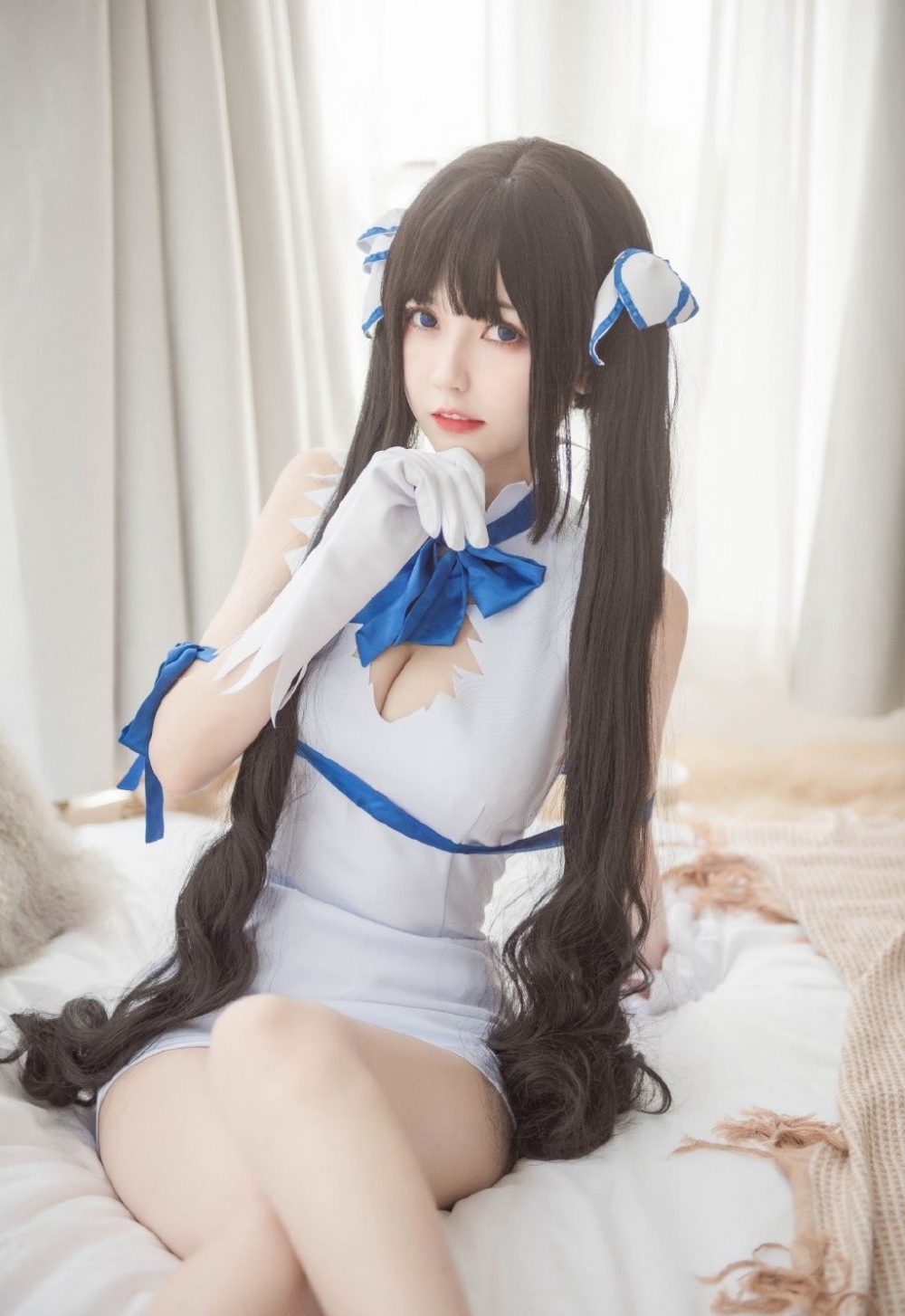 白皙美女赫斯缇亚cosplay写真 