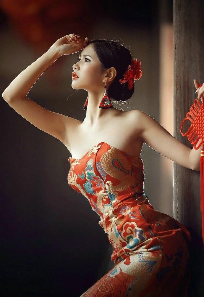 红色旗袍美女红唇冷艳中国风美得令人窒息艺术写真 