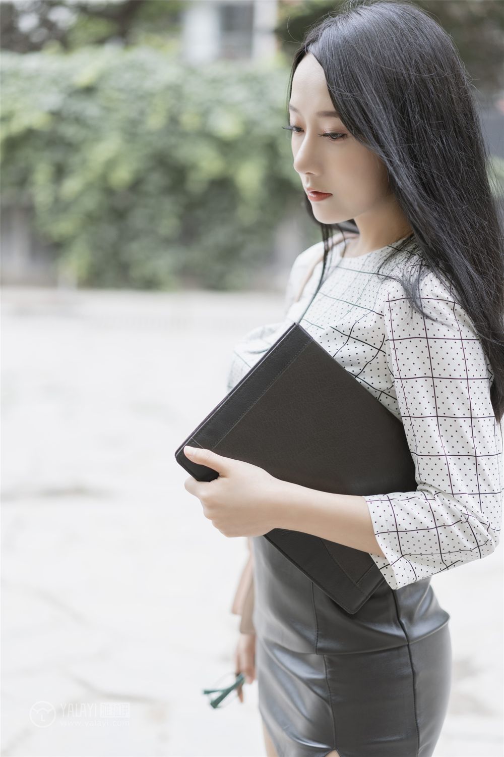 日本女演员唐泽铃性感内衣写真 