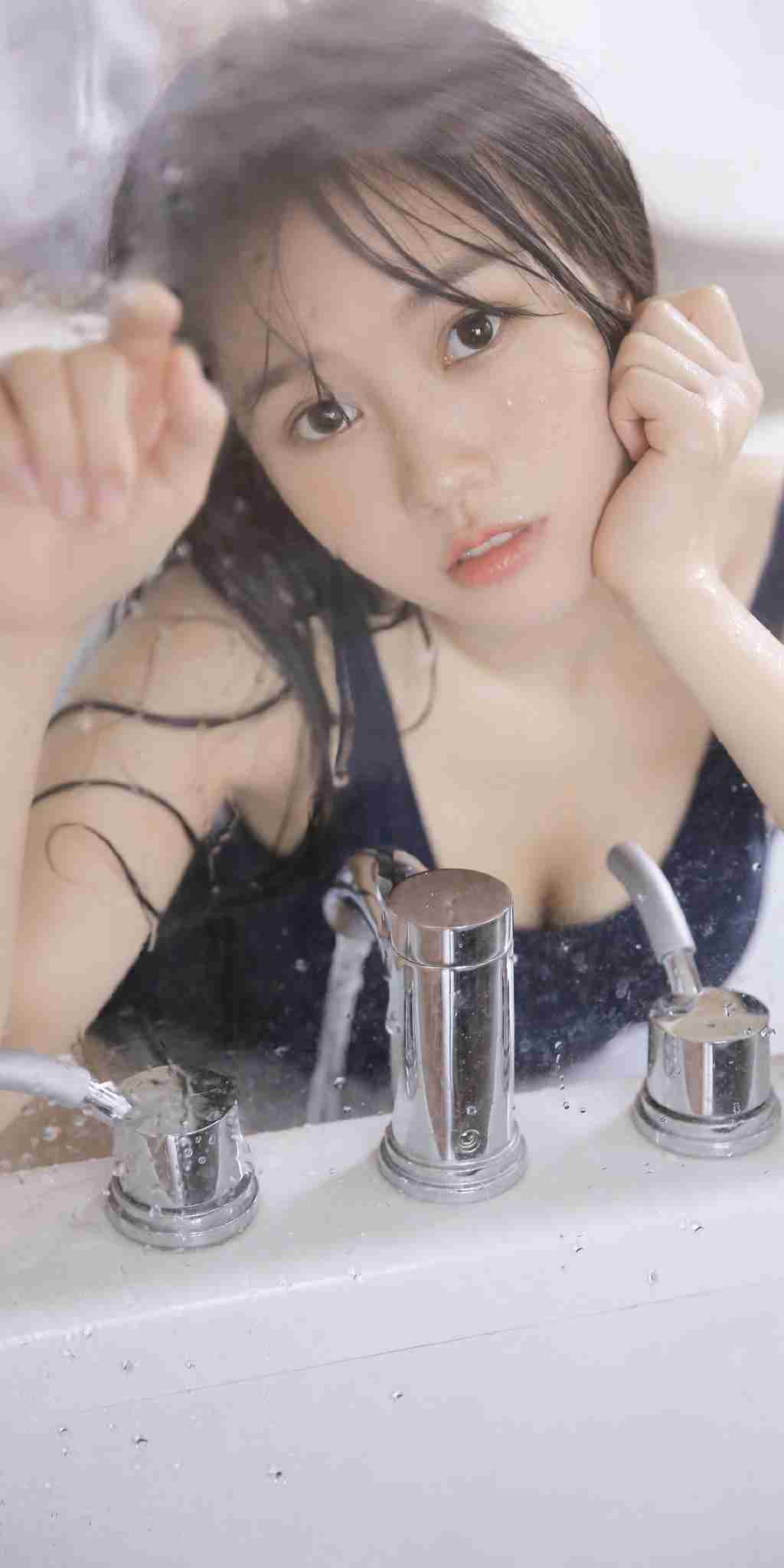 极品美女尤物王语纯私房诱人妩媚写真 