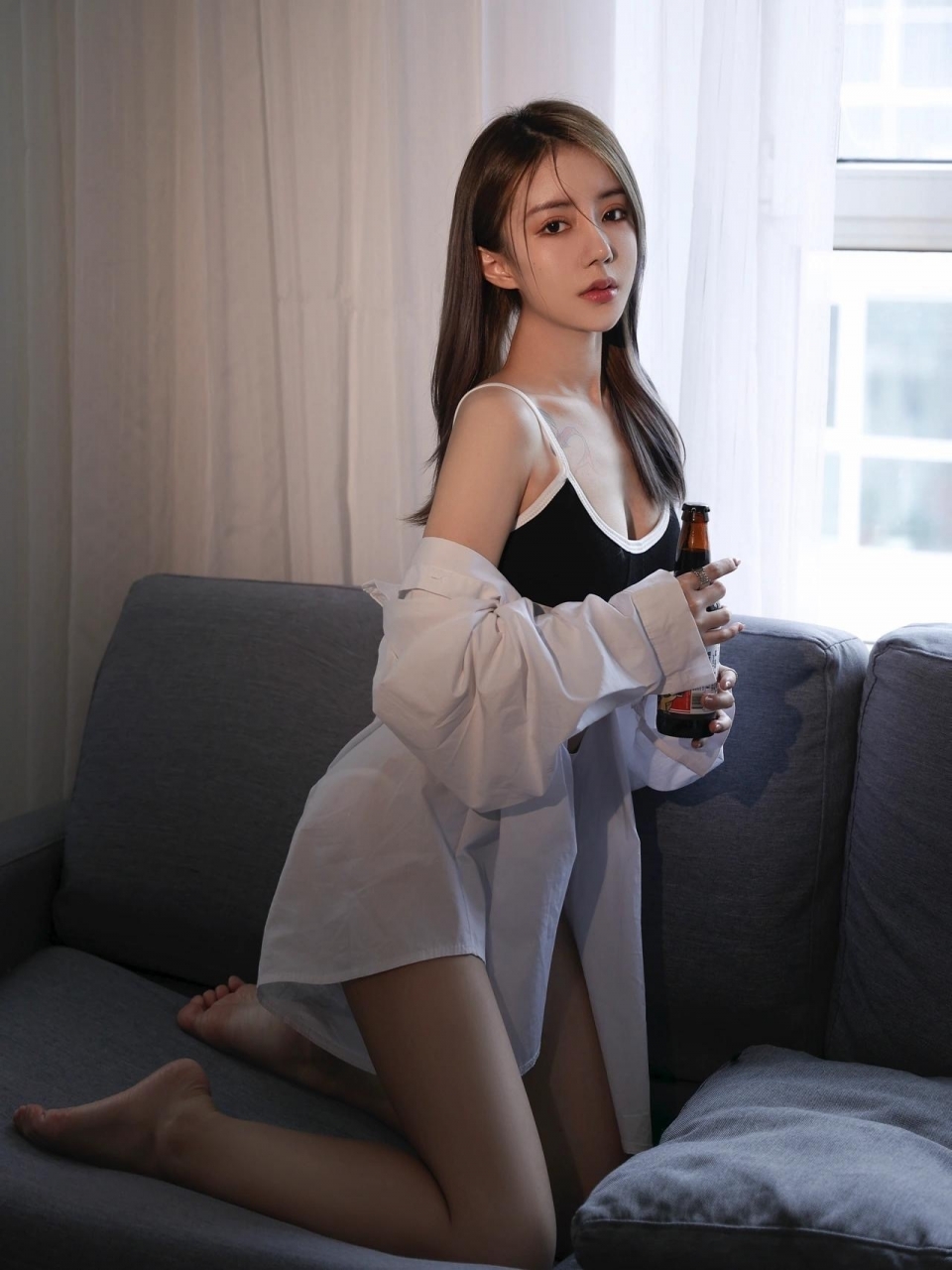 尤果网女神丁筱南酒店性感写真身姿诱人 