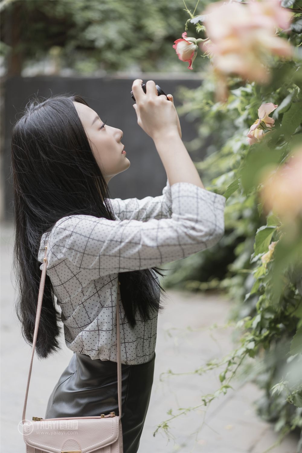 美女主播蜜桃Q妹微博私房照性感迷人 