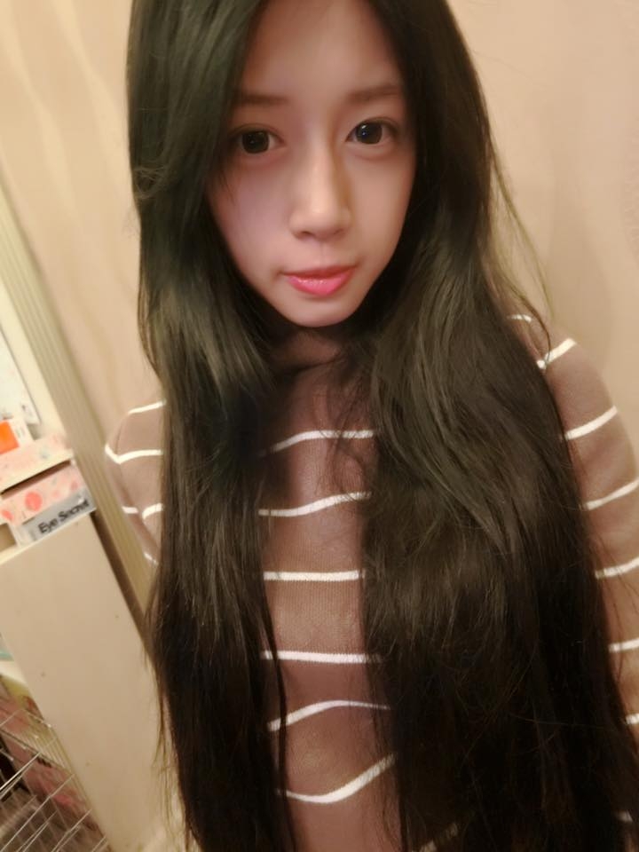 台湾性感美女林憶婷比基尼自拍照 