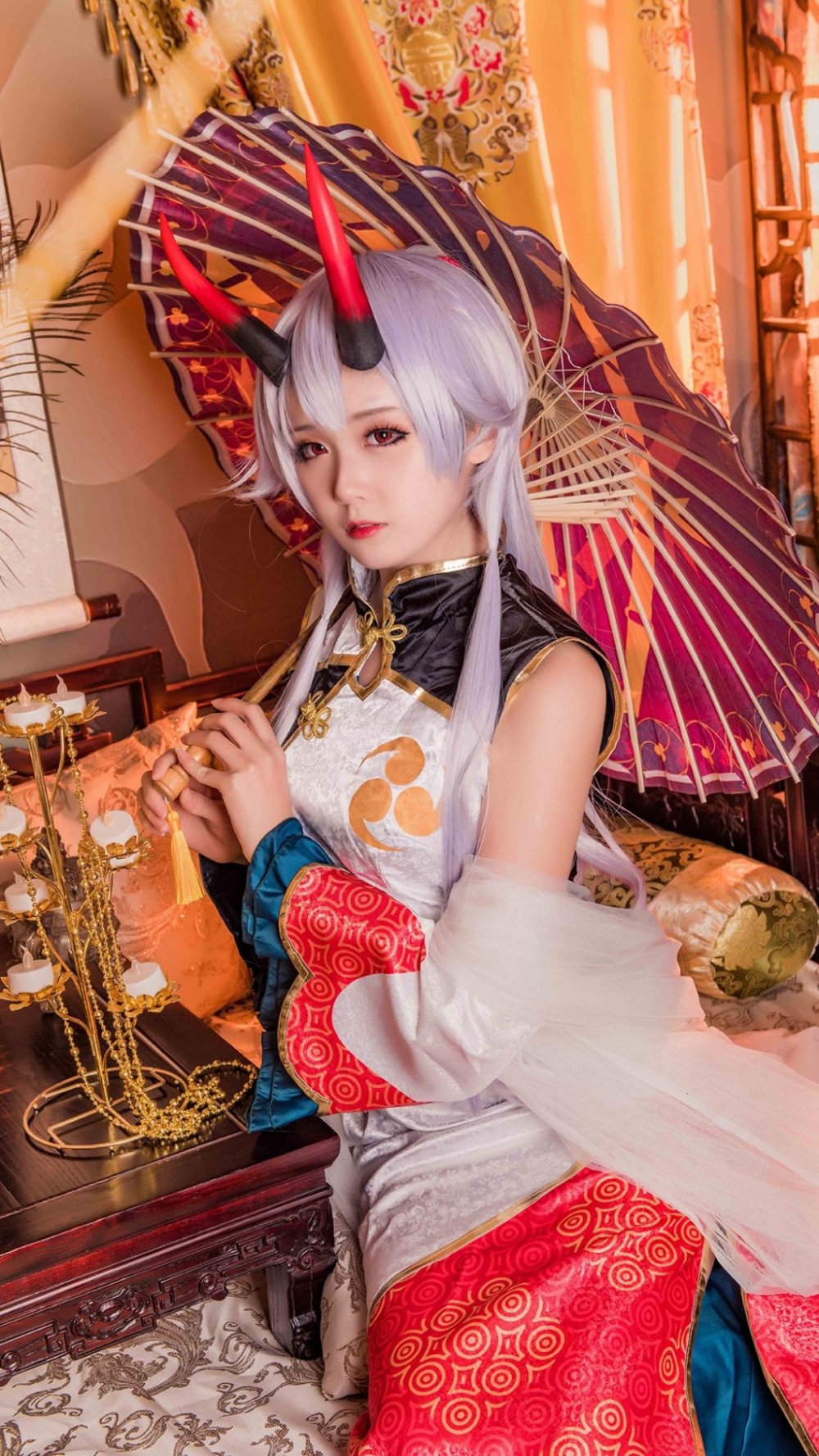 银发二次元小姐姐丰腴曲线cosplay妩媚妖气图片 