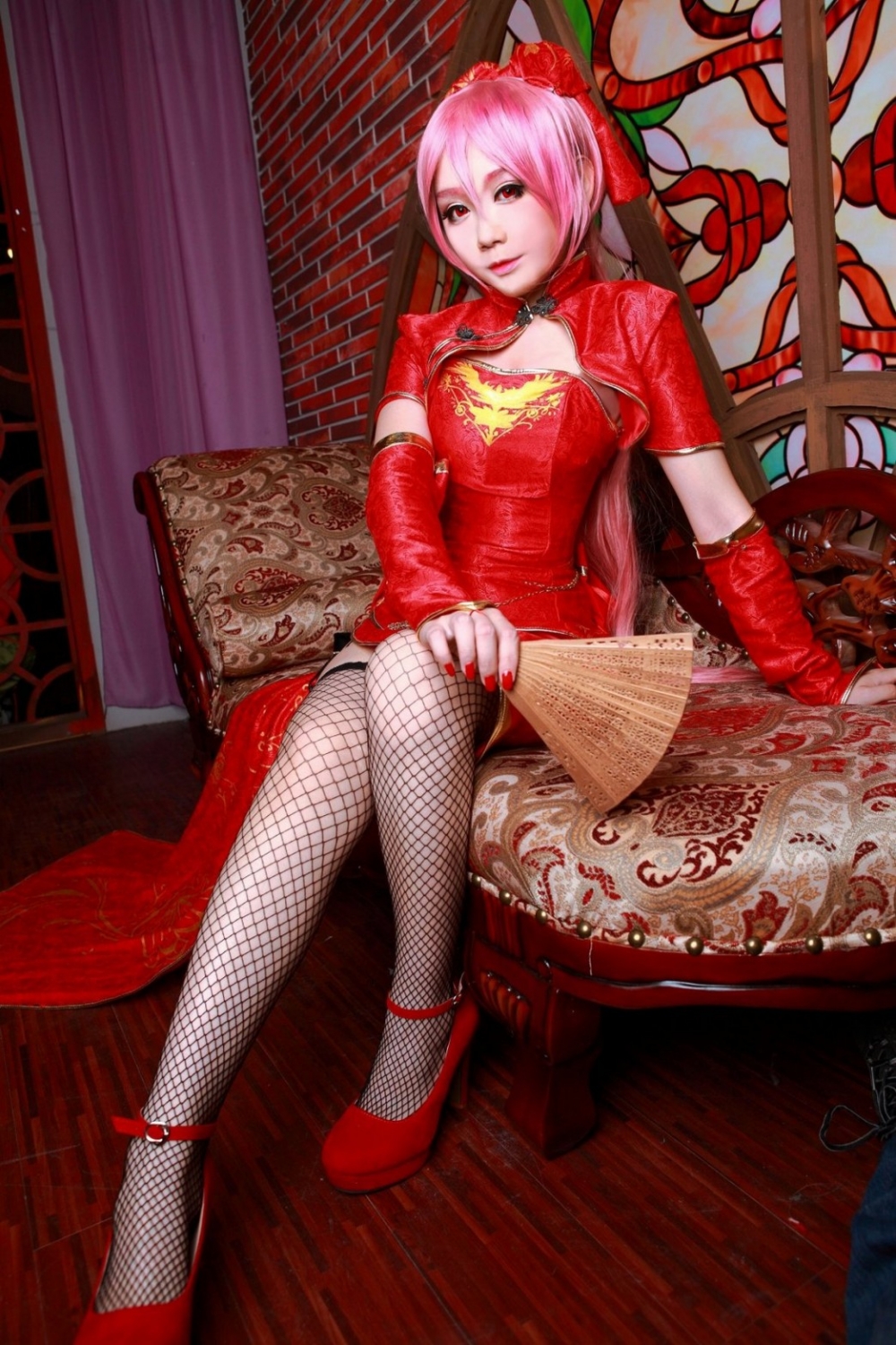 网红美女小彦COS巡音流歌旗袍性感写真 