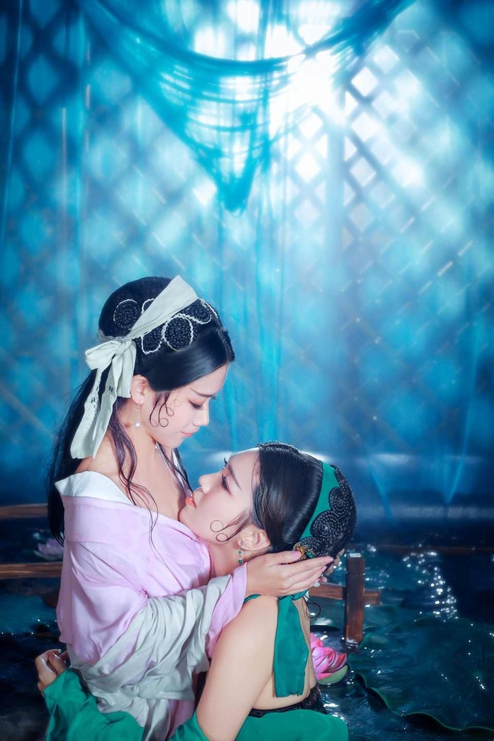 《白蛇传》小青cosplay妖艳美女气质写真图片