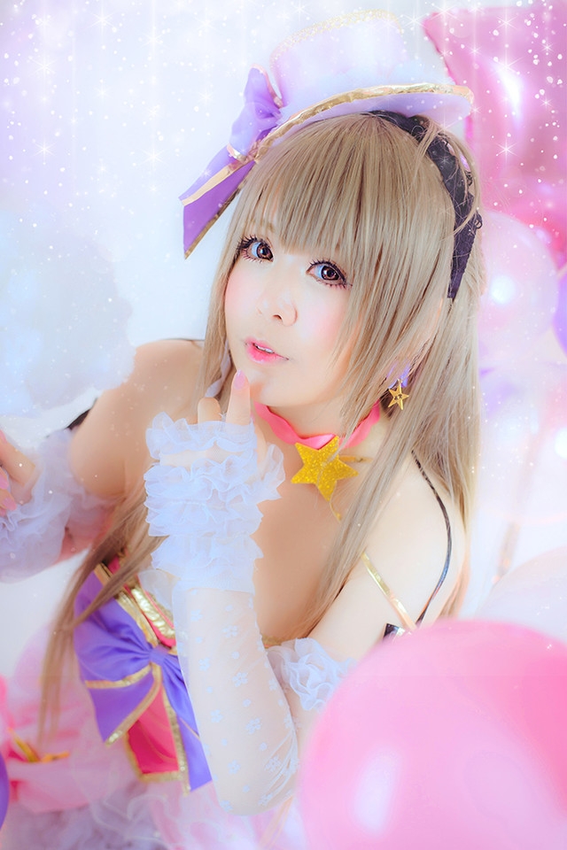 《LoveLive!》南小鸟cosplay甜美动人写真 