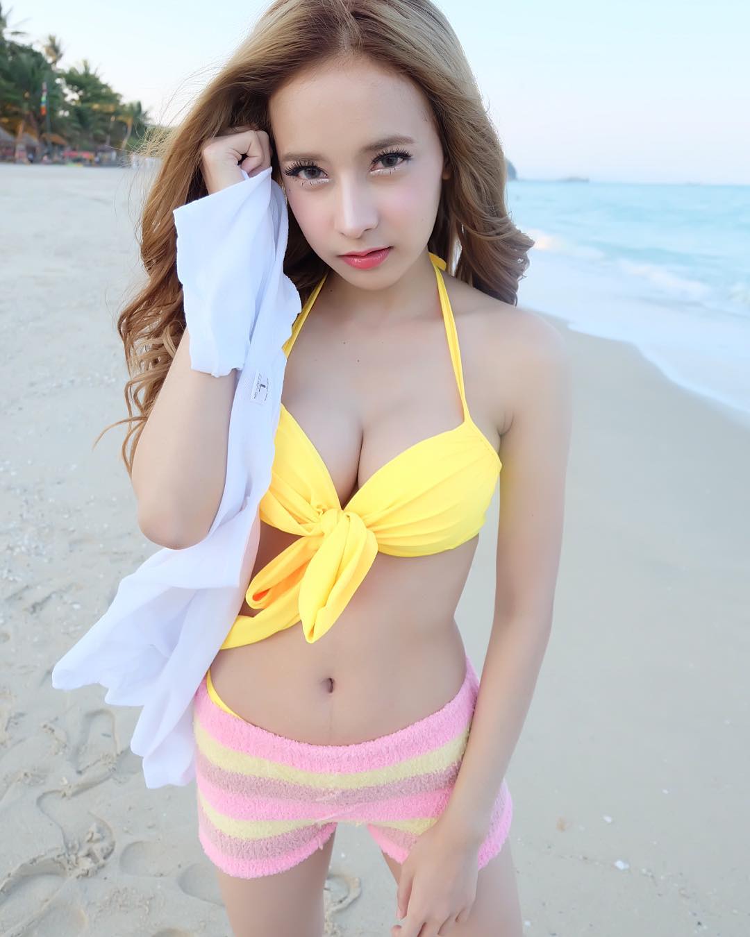 Djbarbie Mozz打碟美女dj性感养眼写真图片 