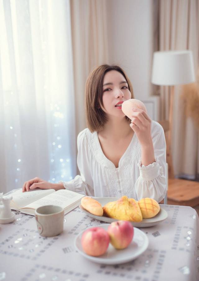 裸背少女大胆人体艺术西西美女性感诱惑写真 