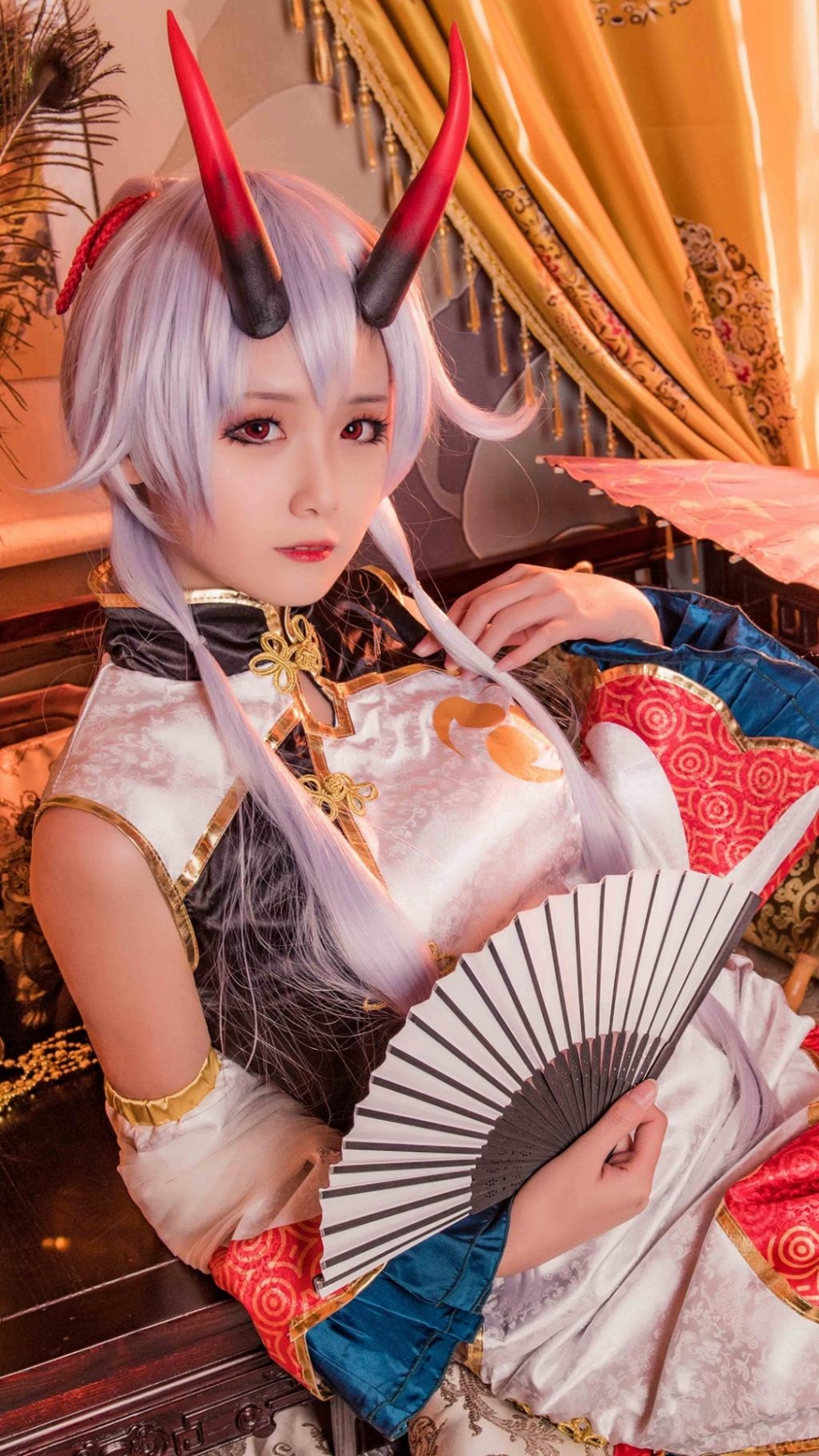 银发二次元小姐姐丰腴曲线cosplay妩媚妖气图片 