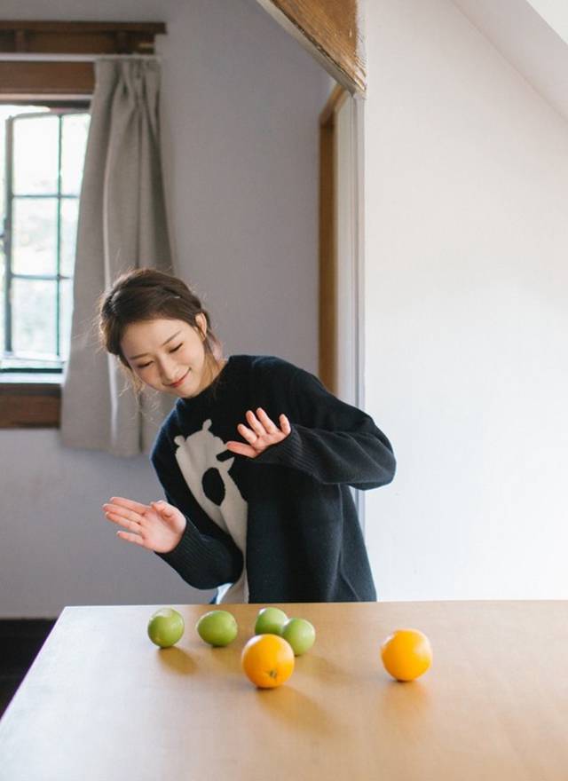 高颜值美女耿晶性感摄影图片 