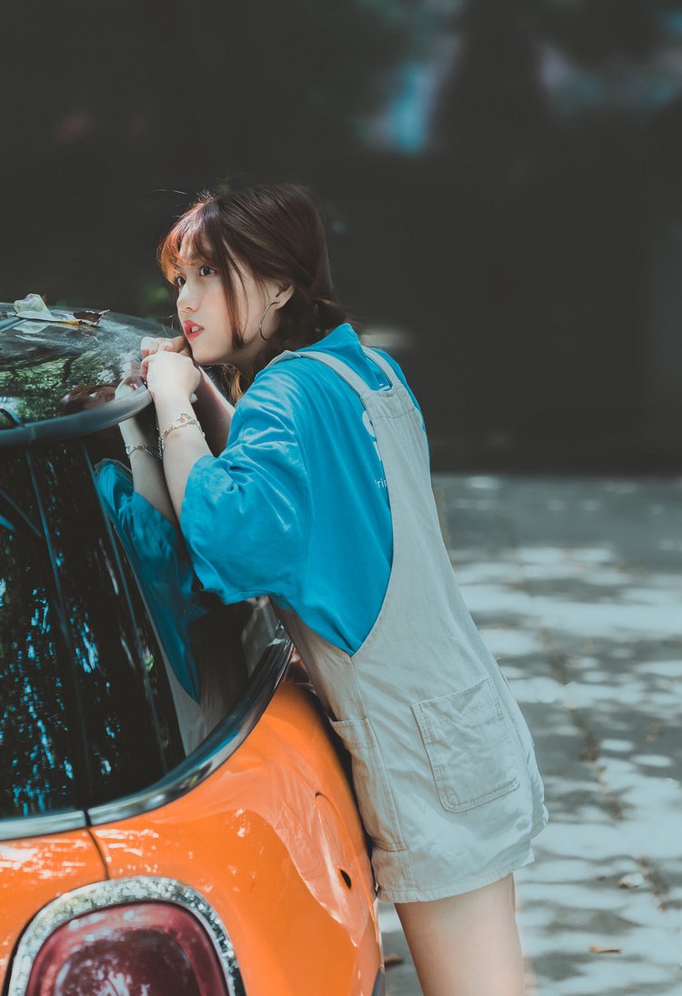 女神模特孟思雨性感内衣写真身姿迷人 