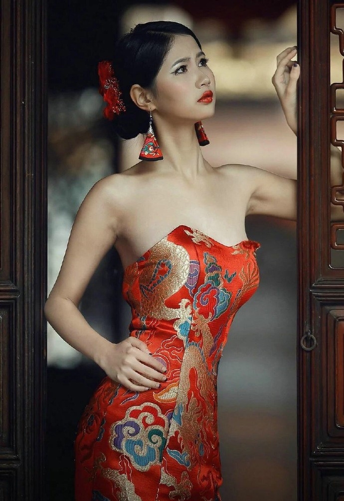 红色旗袍美女红唇冷艳中国风美得令人窒息艺术写真 