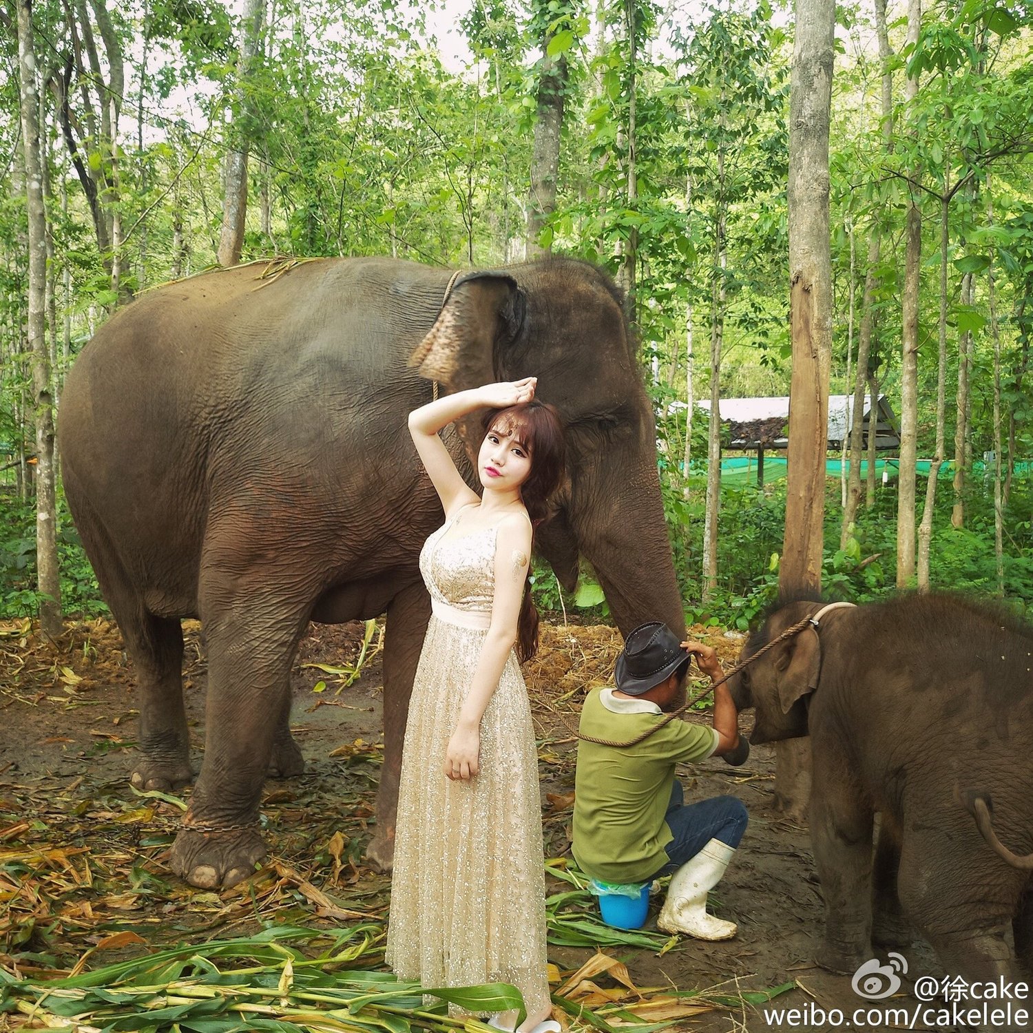 90后人气美女徐cake微博展会美照图片 