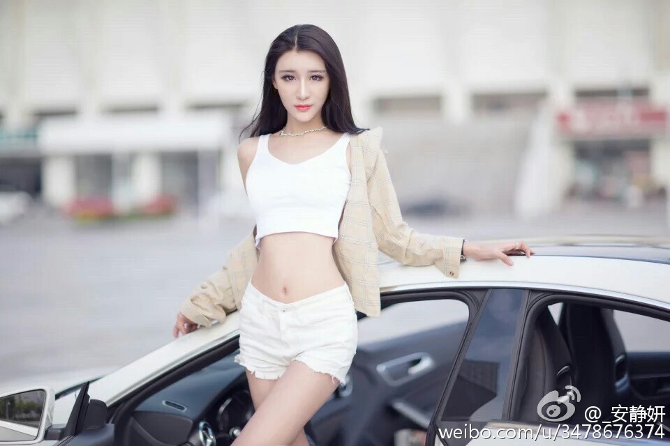 网红美女模特安静妍白嫩美腿诱人写真 